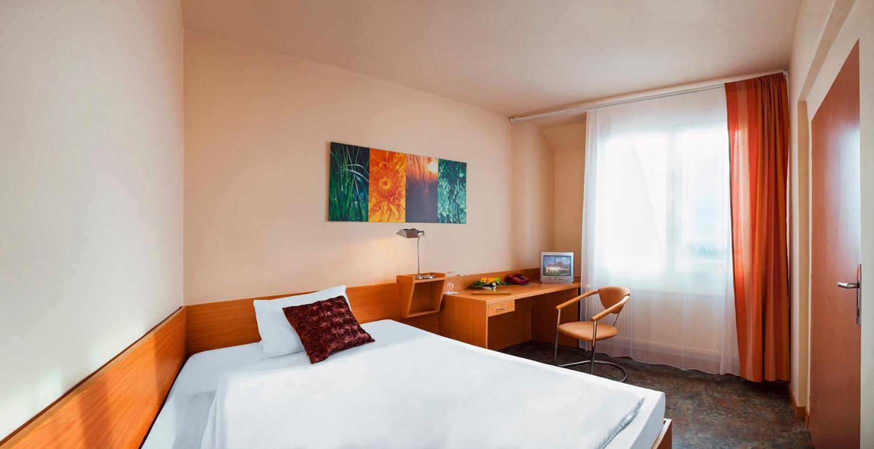 Hotel Benica Benesov  Εξωτερικό φωτογραφία