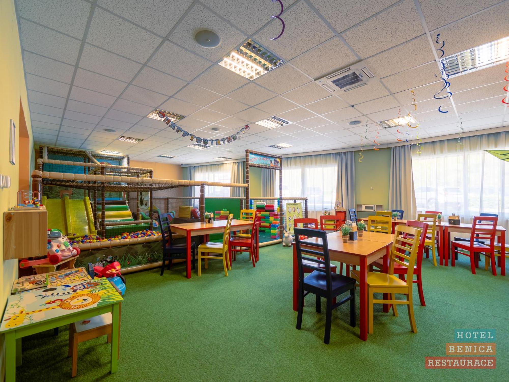 Hotel Benica Benesov  Εξωτερικό φωτογραφία