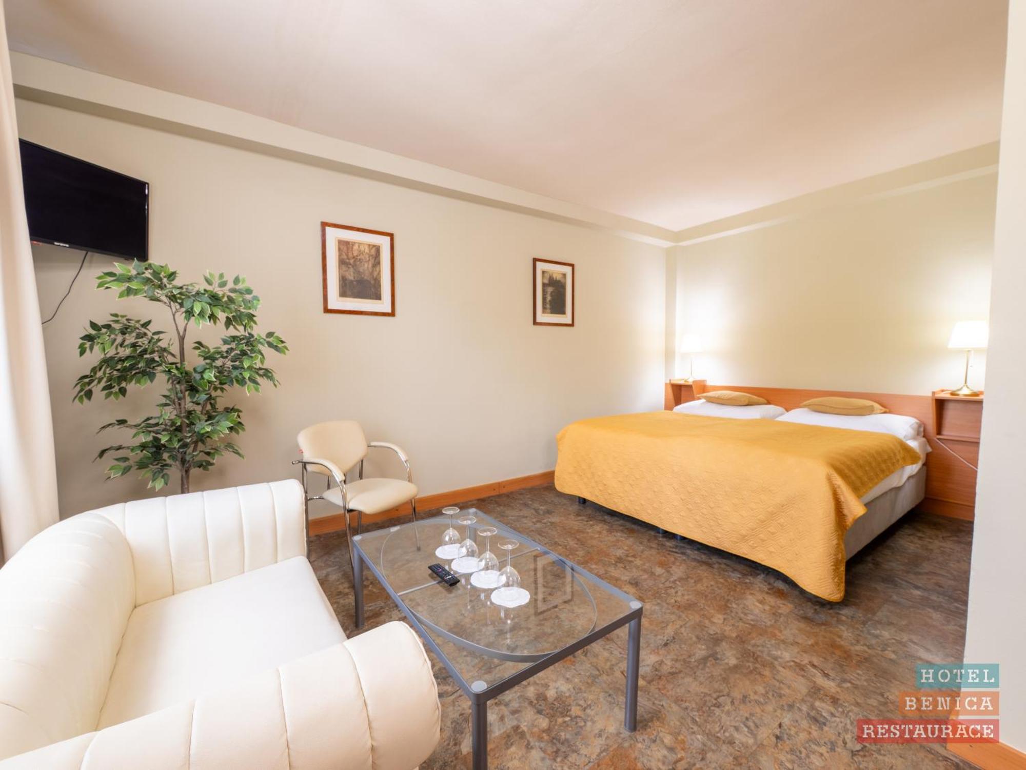 Hotel Benica Benesov  Εξωτερικό φωτογραφία